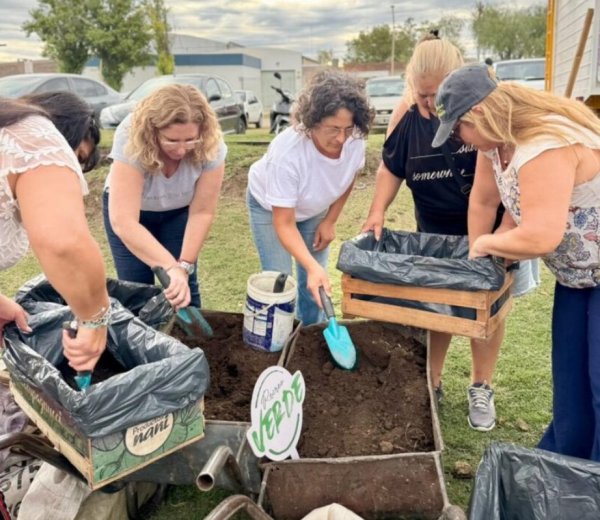 Comenz&oacute; el Mes del Compostaje en Pergamino con gran participaci&oacute;n en barrio Jorge Newbery