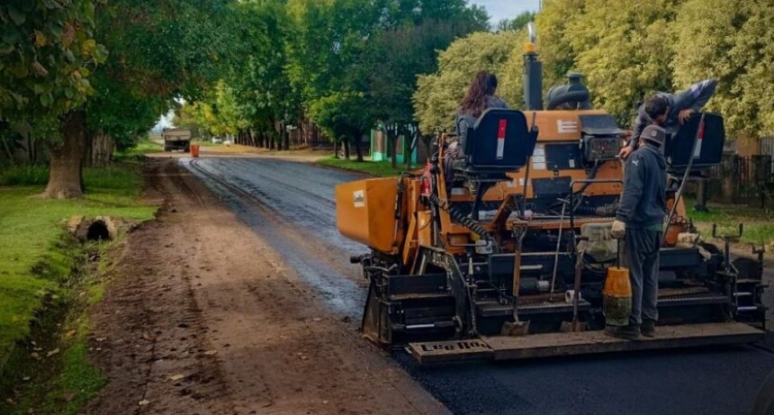 Avanza la urbanizaci&oacute;n en La Violeta con nuevas calles pavimentadas